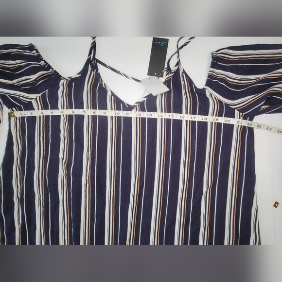 NWT - Soprano Womens Black White Striped Cold Shoulder Blouse, Sz XL - Picture 11 of 13